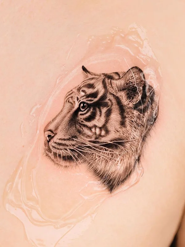 black and grey realism 타투 부위 chest #47198 | 타투이스트 oitattoo