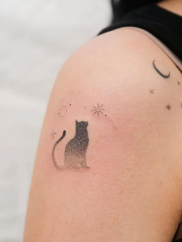 black dotwork 타투 부위 shoulder #47190 | 타투이스트 oitattoo