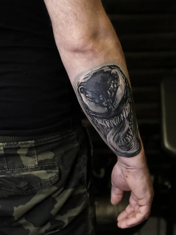 male black and grey black and grey 타투 부위 forearm #62864 | 타투이스트 Алексей Володин