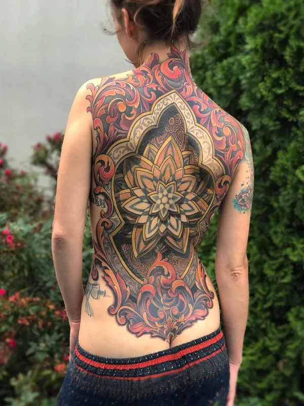 female color ornamental татуировка на full back #28245 | Тату мастер Russ Abbott