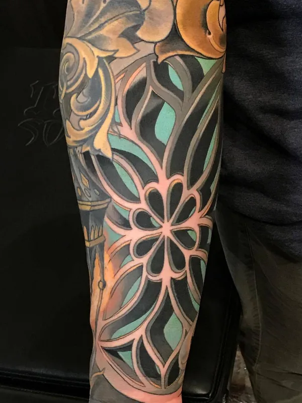 color ornamental татуировка на forearm #28243 | Тату мастер Russ Abbott