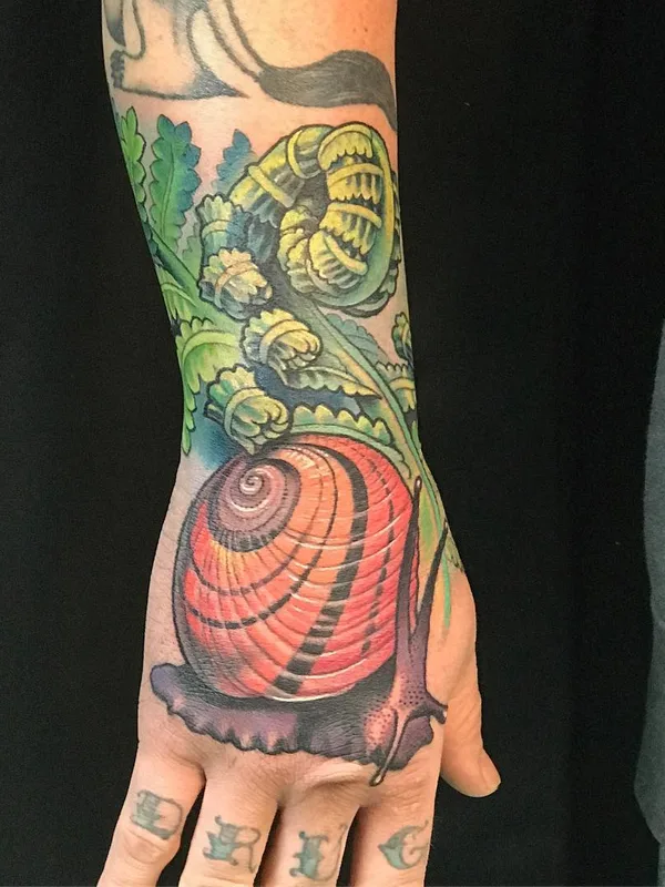 color illustrative татуировка на back of hand #28244 | Тату мастер Russ Abbott