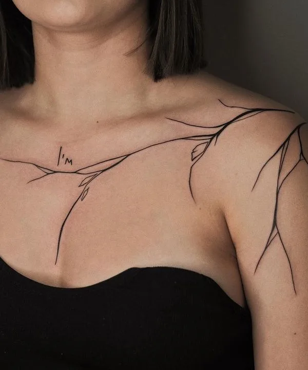 female black linework tatuaje en collarbone #51150 | Tatuador Оля Сивухова