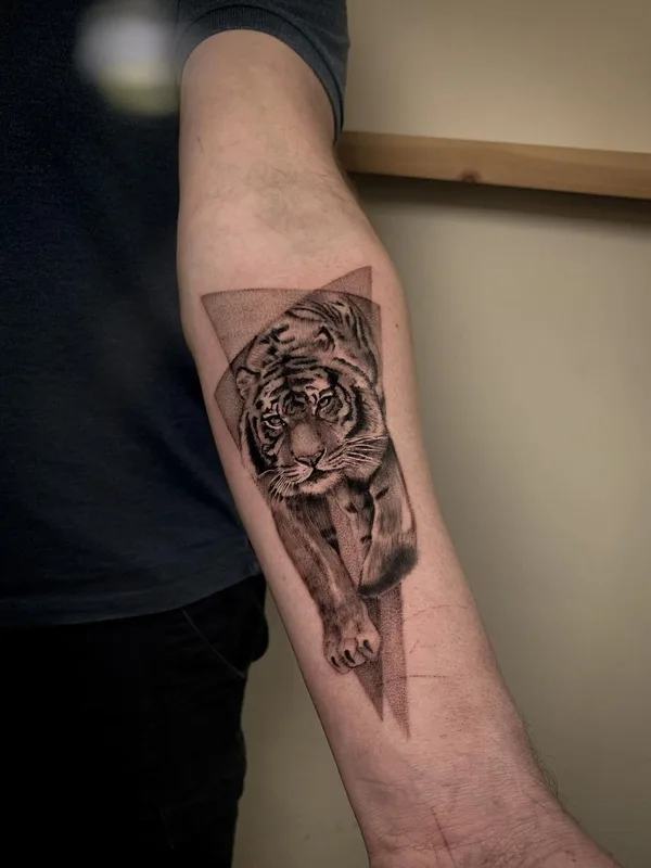 black and grey realism татуировка на forearm #51238 | Тату мастер Григорьева Анастасия