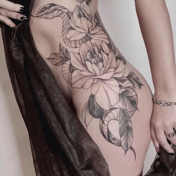 Graphic tattoo by Екатерина Годунова in Красноярск