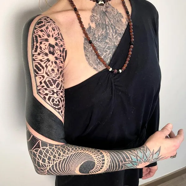 Ornamental tattoo by Nazareno Tubaro in Buenos Aires