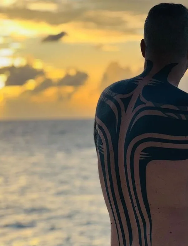 male black tribal tatouage sur full back #64498 | Artiste tatoueur Nazareno Tubaro