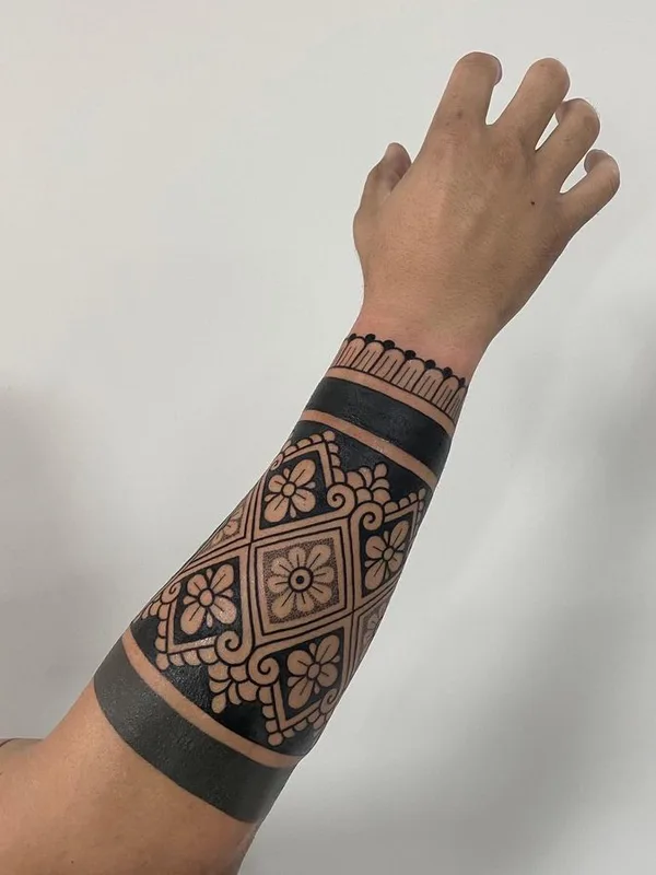 black blackwork tattoo auf forearm #64507 | Tätowierer Andrea Scollo
