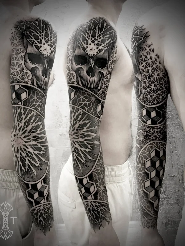 male black and grey geometric татуировка на full sleeve #29510 | Тату мастер Никита Шероухов