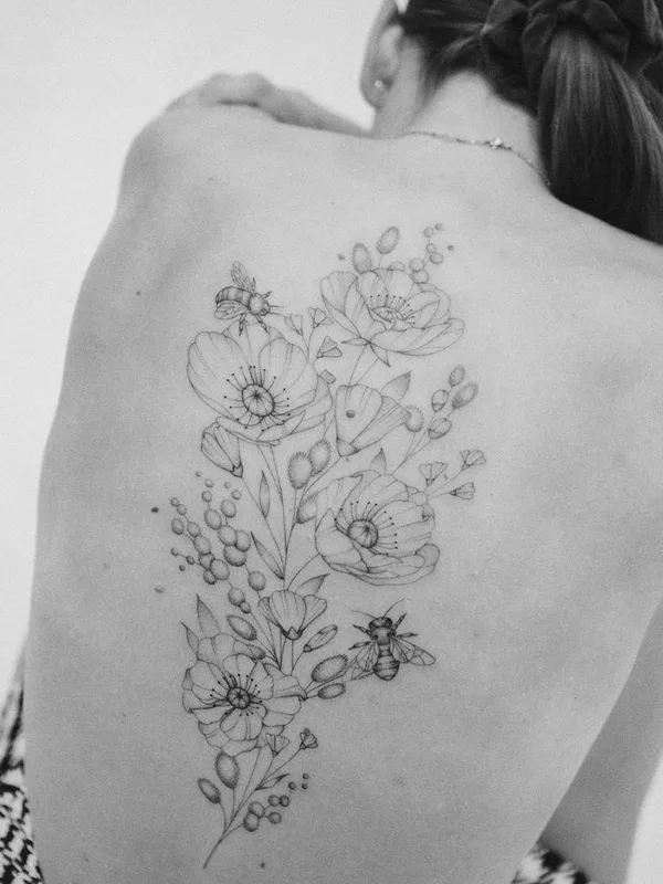 female black and grey fineline Tatuaggio su shoulder blade #66734 | Tatuatore korovles
