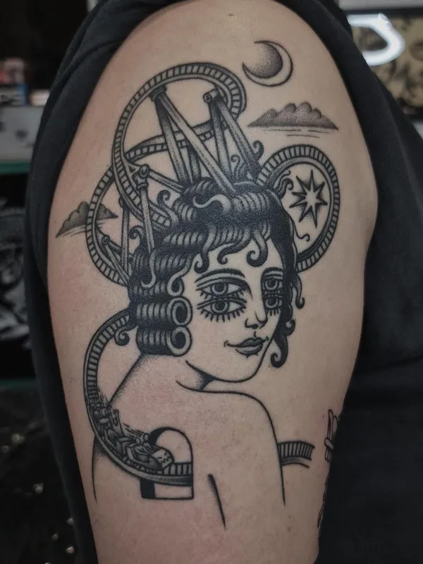 female black and grey neo traditional Tatuagem em shoulder #66740 | Tatuador Luka Vučetić