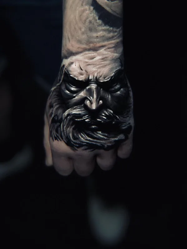 black and grey realism Tatuagem em hand #66773 | Tatuador Kris King