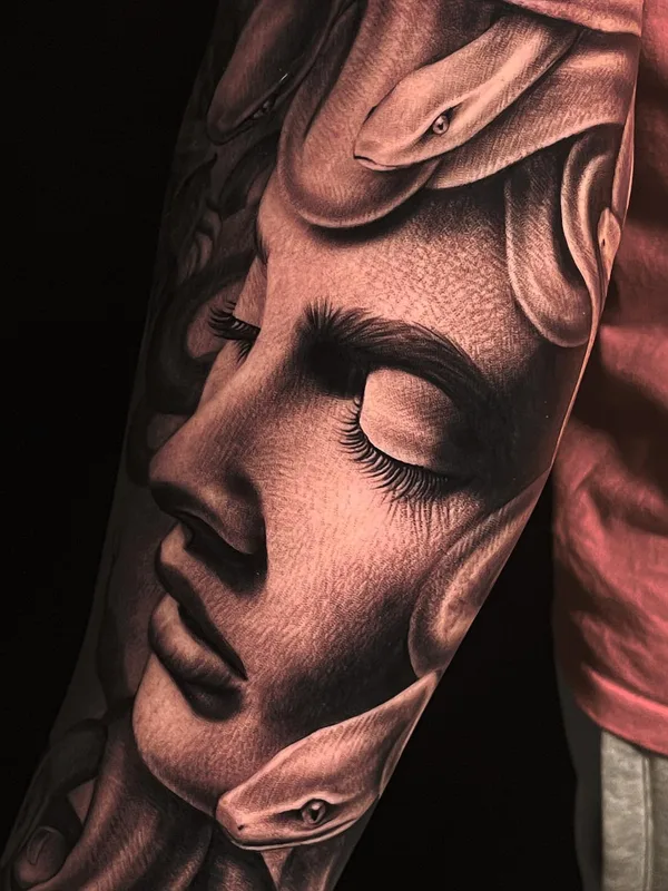 black and grey realism Tatuaggio su forearm #66784 | Tatuatore Anja Ferencic