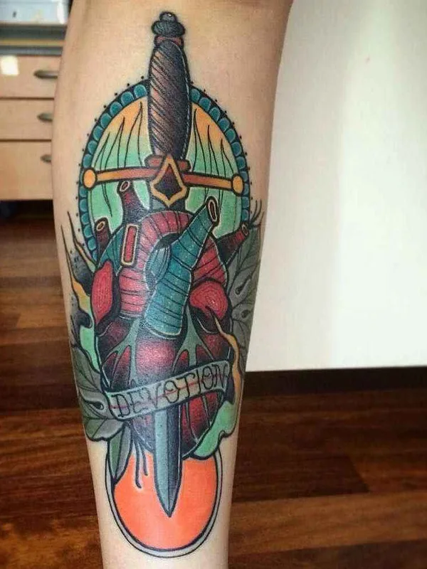 color traditional tatuaje en calf #2061 | Tatuador Achilleas Aber