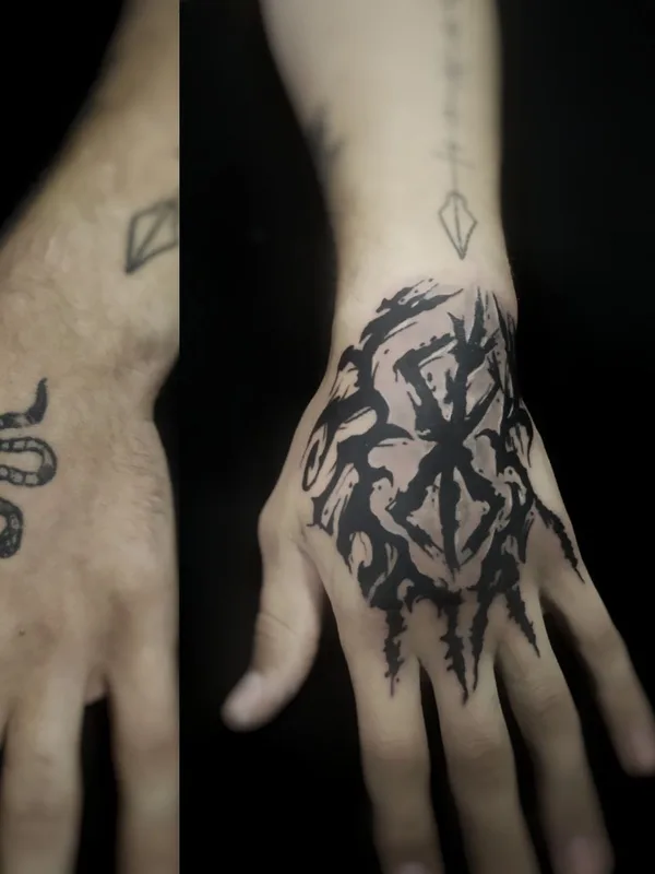 black blackwork татуировка на hand #71228 | Тату мастер Максим Дяченко MaximDtattoo studio