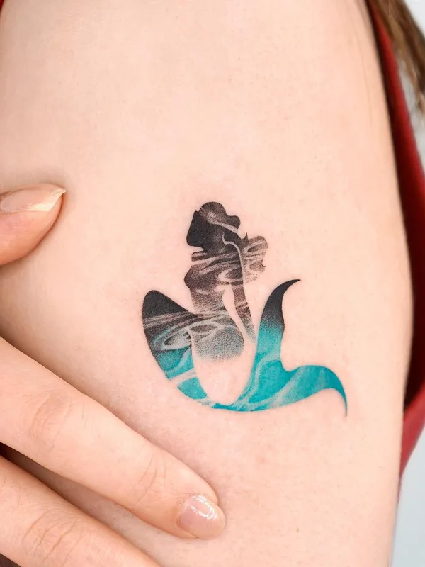 female color miniature tattoo auf thigh #56882 | Tätowierer Choi Yun