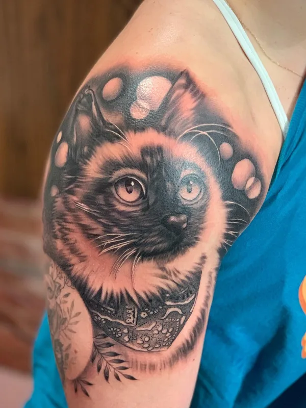 black and grey realism tatouage sur upper arm #56901 | Artiste tatoueur Jesse Perez