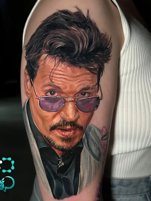 female color photorealism татуировка на upper arm #72970 | Тату мастер Даниил Шольтин