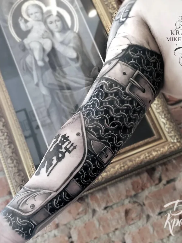 black and grey black and grey Tatuaggio su forearm #60521 | Tatuatore Красное Микеланджело