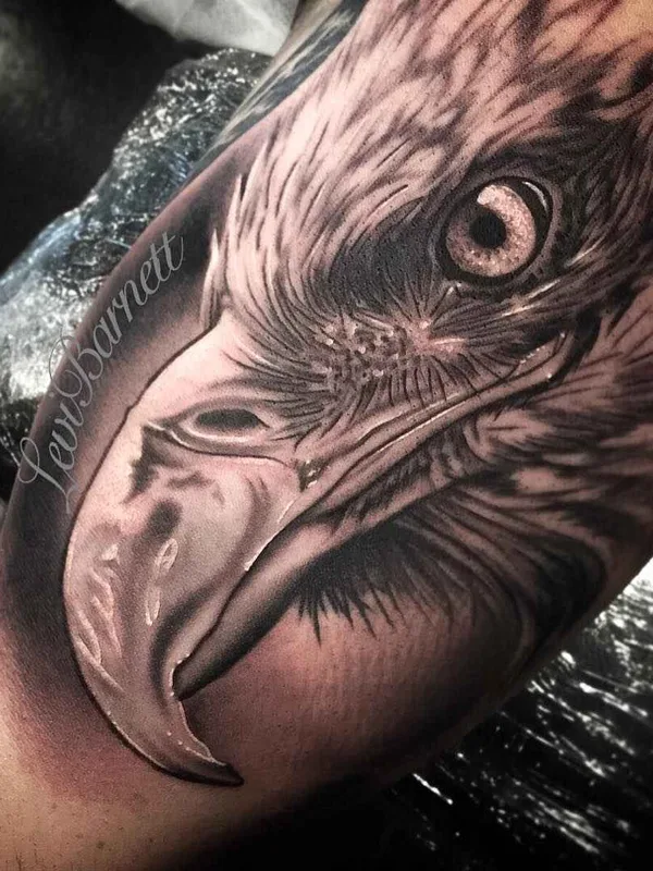 black and grey realism tattoo auf forearm #5369 | Tätowierer Levi Barnett