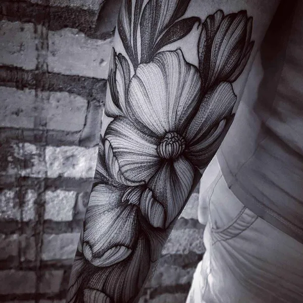 Dotwork tattoo by Felipe Kross in São Paulo