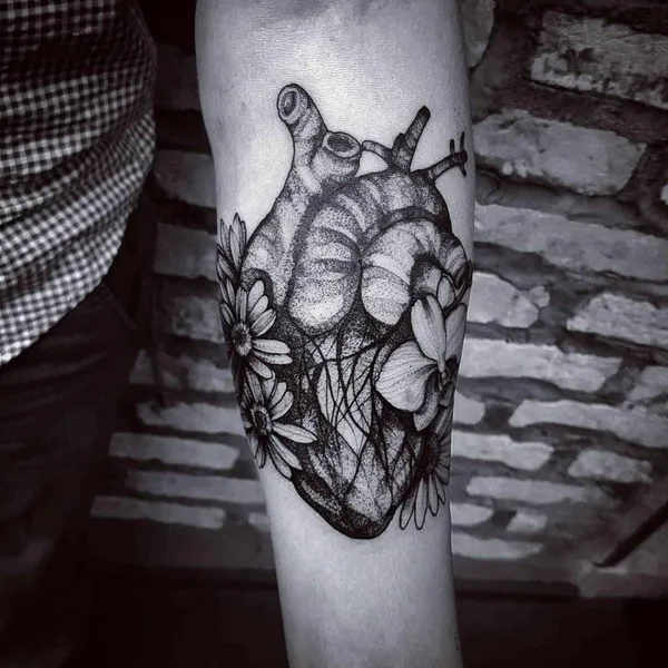 Dotwork tattoo by Felipe Kross in São Paulo