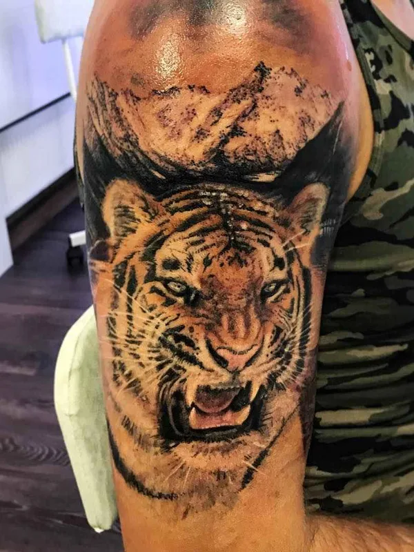 black and grey realism татуировка на upper arm #2743 | Тату мастер Каролина Фридман