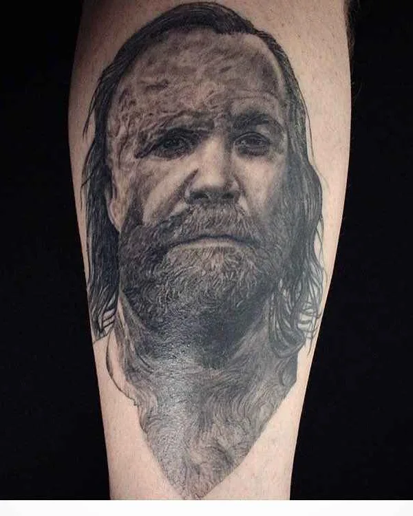male black and grey realism tattoo auf calf #4371 | Tätowierer Carlos Rojas