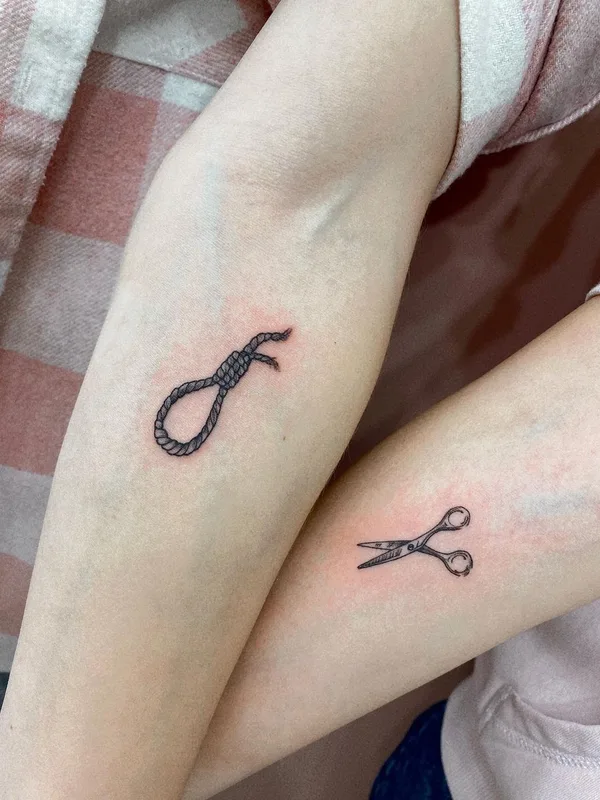 black linework Tatuaggio su forearm #51311 | Tatuatore Крыло Татьяна