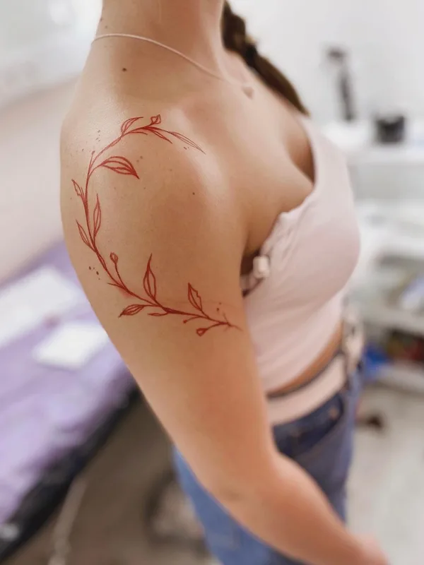 female color linework Tatuaggio su shoulder #51304 | Tatuatore Крыло Татьяна