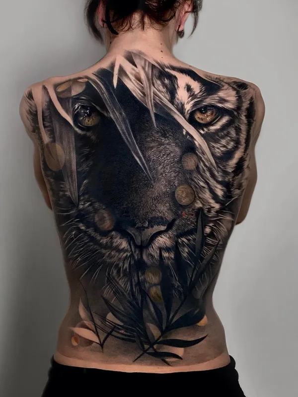 black and grey realism Tatuaggio su full back #51441 | Tatuatore Нина Кузнецова