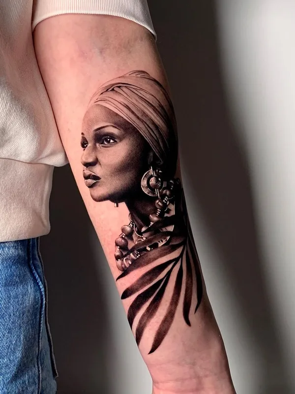 female black and grey realism Tatuaggio su forearm #51446 | Tatuatore Нина Кузнецова