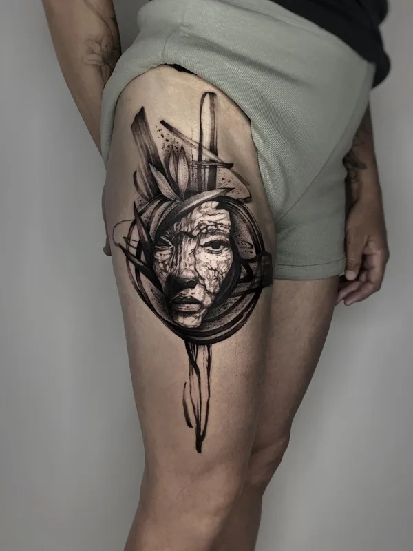 black and grey blackwork татуировка на thigh #65195 | Тату мастер Эля Вечер