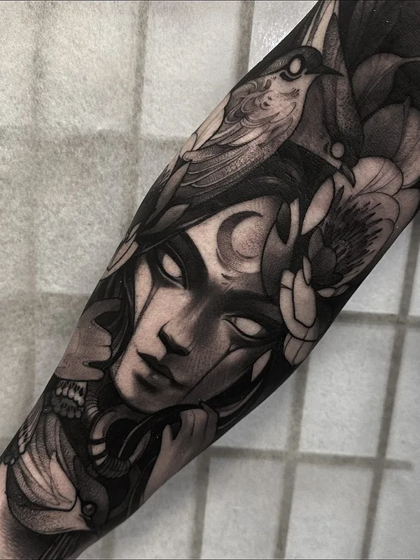 black and grey black and grey tatouage sur forearm #65225 | Artiste tatoueur Kenni Poke