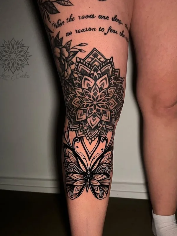 female black and grey ornamental Tatuagem em thigh #66842 | Tatuador kingaewelina_ink