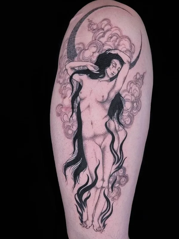 female black and grey blackwork Tatuaggio su thigh #66874 | Tatuatore Laura Wøldike