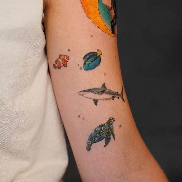 Illustrative tattoo by ESTER TARABAL in København