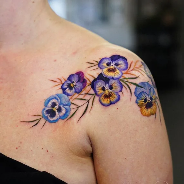 Illustrative tattoo by ESTER TARABAL in København