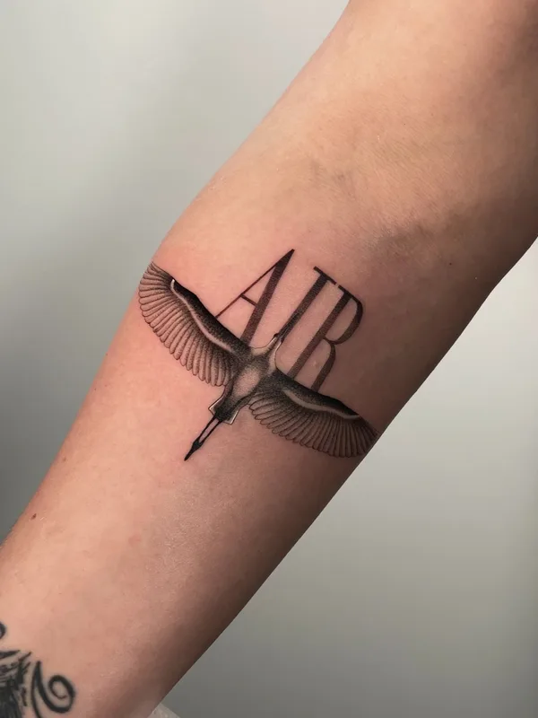 black and grey linework tatuaje en forearm #68300 | Tatuador Jaris Ink