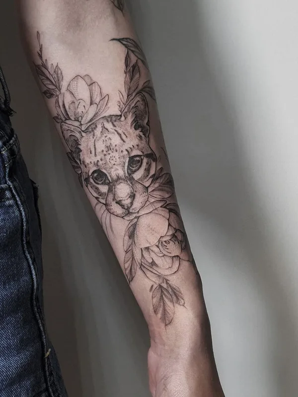 black and grey fineline татуировка на forearm #37428 | Тату мастер Anna Voevodina