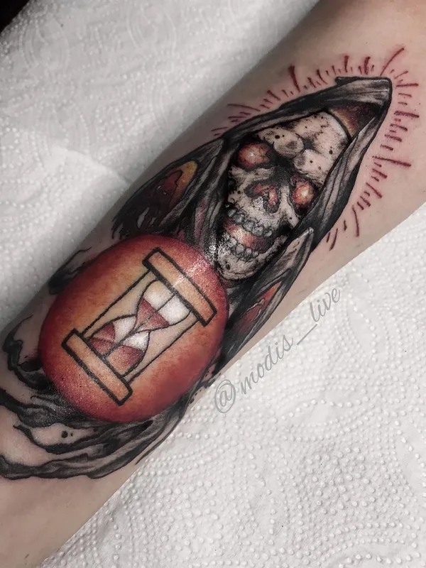 color illustrative tatuaje en forearm #37835 | Tatuador Влад Модис