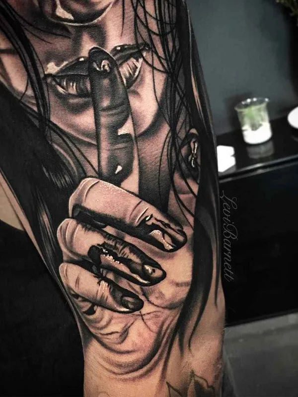 female black and grey realism tattoo auf forearm #5371 | Tätowierer Levi Barnett