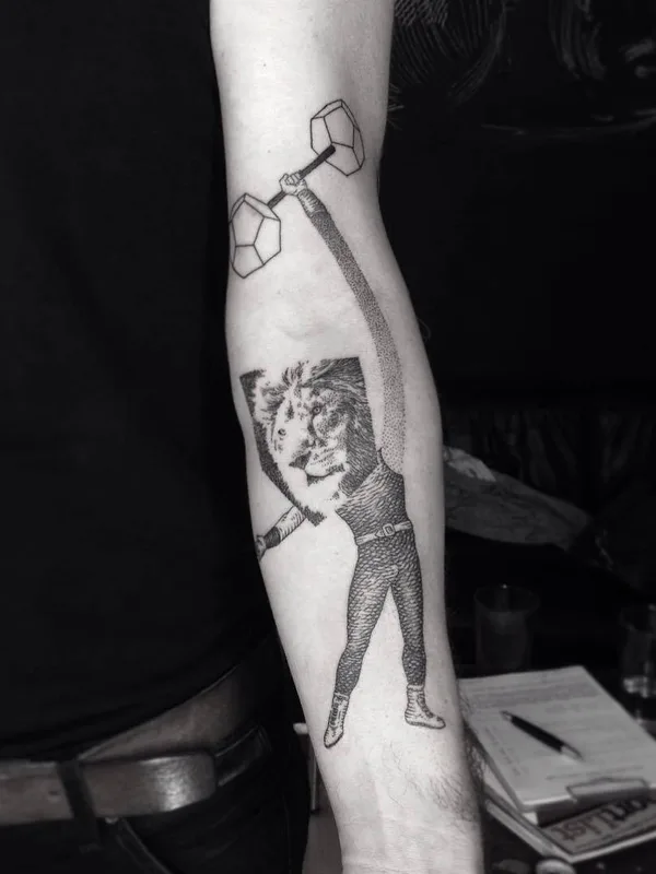 black and grey blackwork tatuaje en forearm #4976 | Tatuador Otto D’Ambra