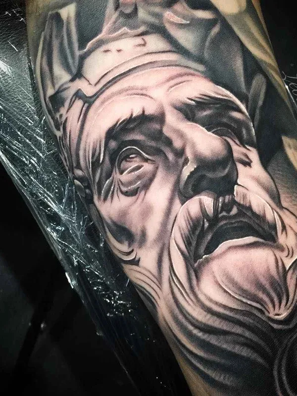 black and grey realism tattoo auf forearm #5377 | Tätowierer Levi Barnett