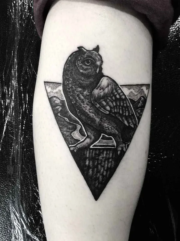 black and grey blackwork 纹身 在 calf #6884 | 纹身师 Merry Morgan