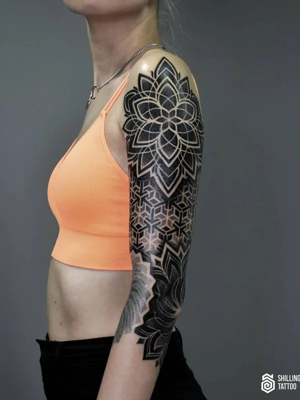 female black blackwork 纹身 在 full sleeve #51524 | 纹身师 Сергей Шилин