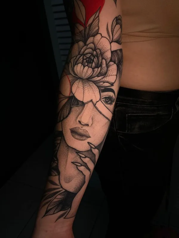 female black and grey black and grey Tatuaggio su forearm #51549 | Tatuatore Алёна Неволина