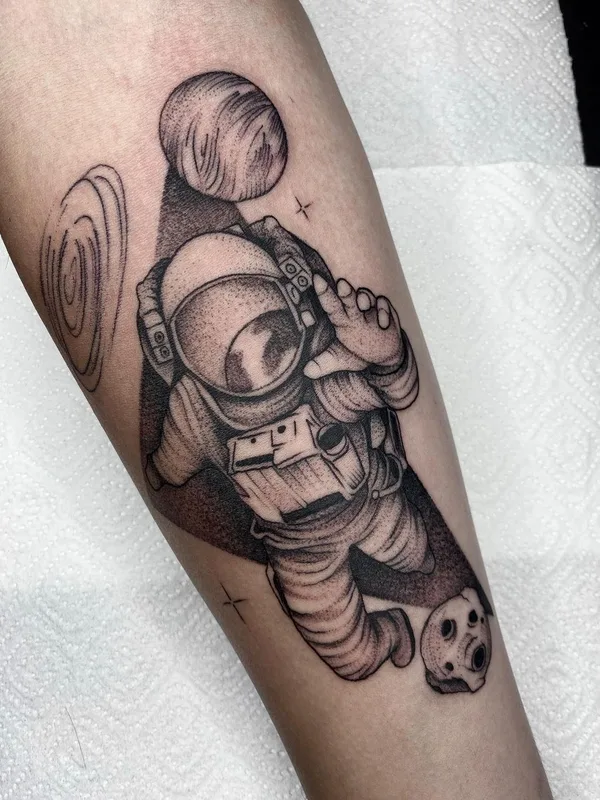 black and grey blackwork Tatuaggio su forearm #51538 | Tatuatore Алёна Неволина