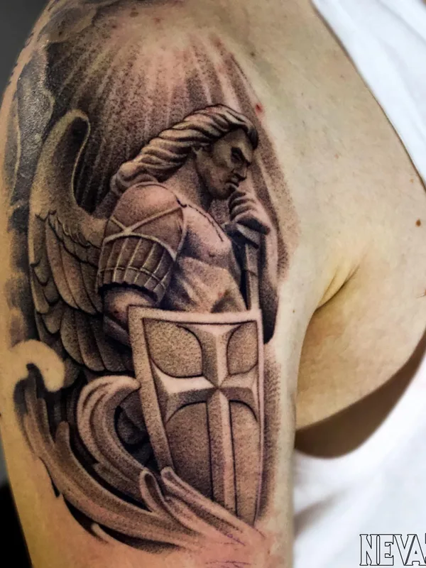 black and grey realism Tatuaggio su shoulder #51554 | Tatuatore Иван Неважнов