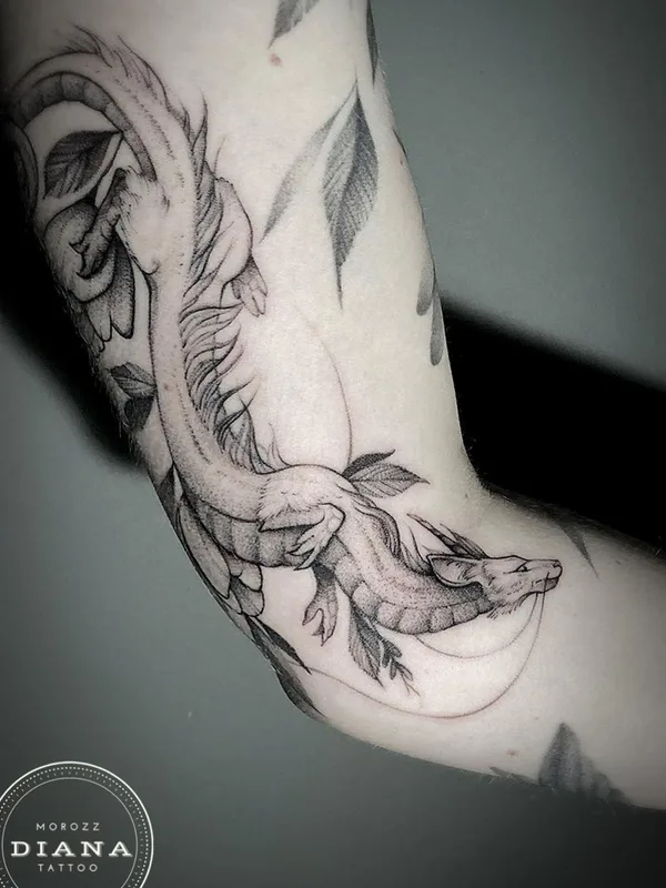 black and grey blackwork Tatuagem em forearm #51577 | Tatuador Диана Коновалова